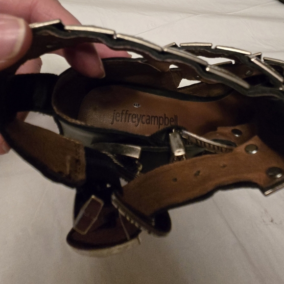 Jeffrey Cambell silver embellished leather booties Size 8 - Picture 3 of 6